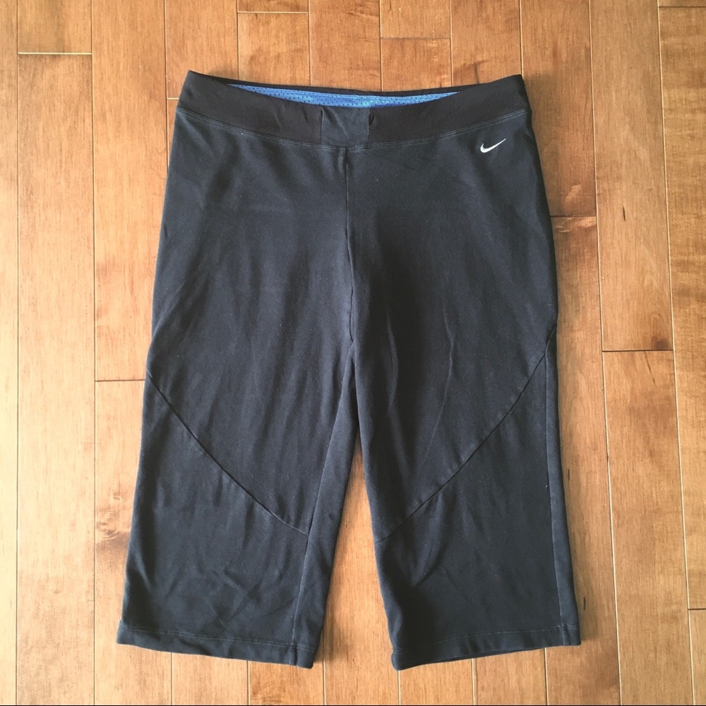 SALE ⚡️3/20⚡️ Nike Fit Dry athletic capris